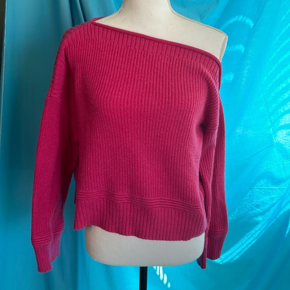 Buy2items get1free 3/$20items for$40. PinkTopshop1shoulder boatneck sweater - Picture 1 of 8